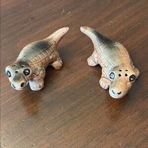 Vintage Ceramic Alligator Salt and Pepper Shakers - Brown made in Japan